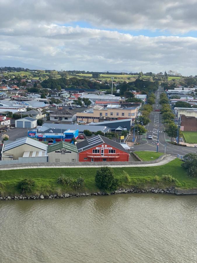 Masonic Hotel Waitara Luaran gambar