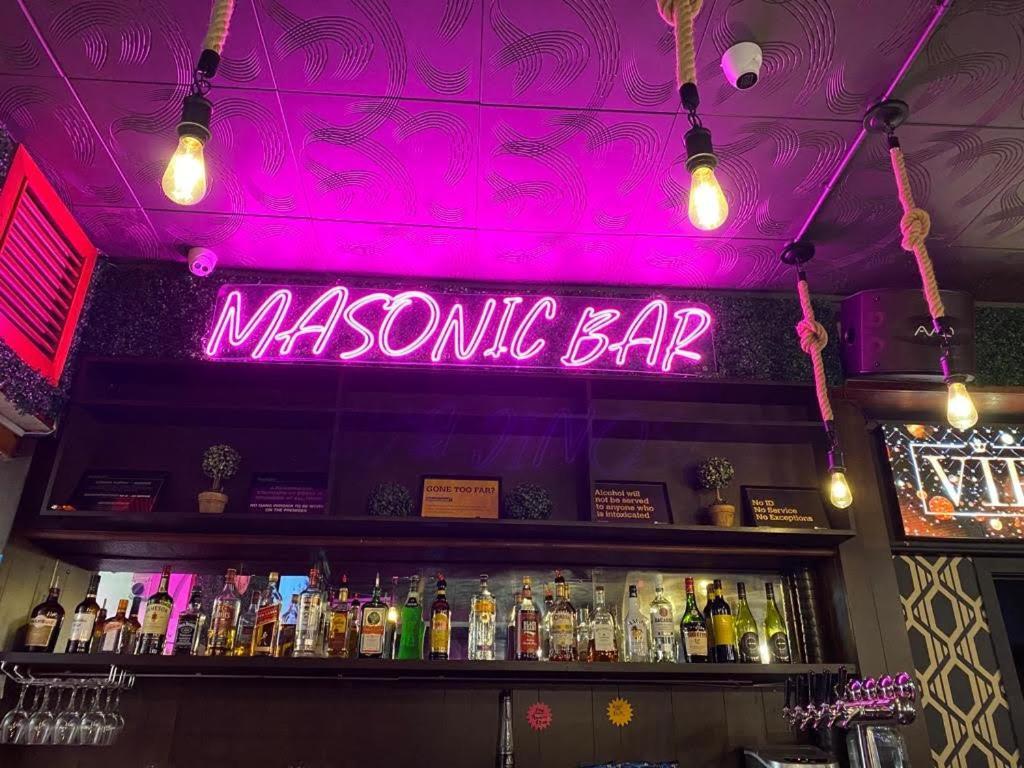 Masonic Hotel Waitara Luaran gambar