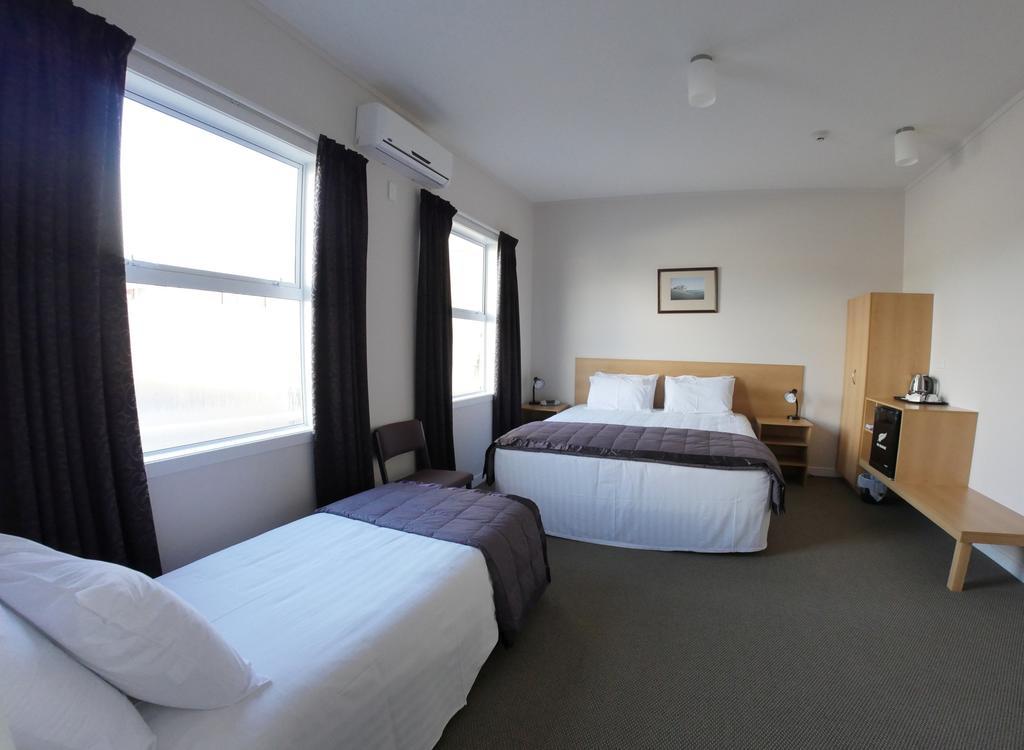 Masonic Hotel Waitara Bilik gambar