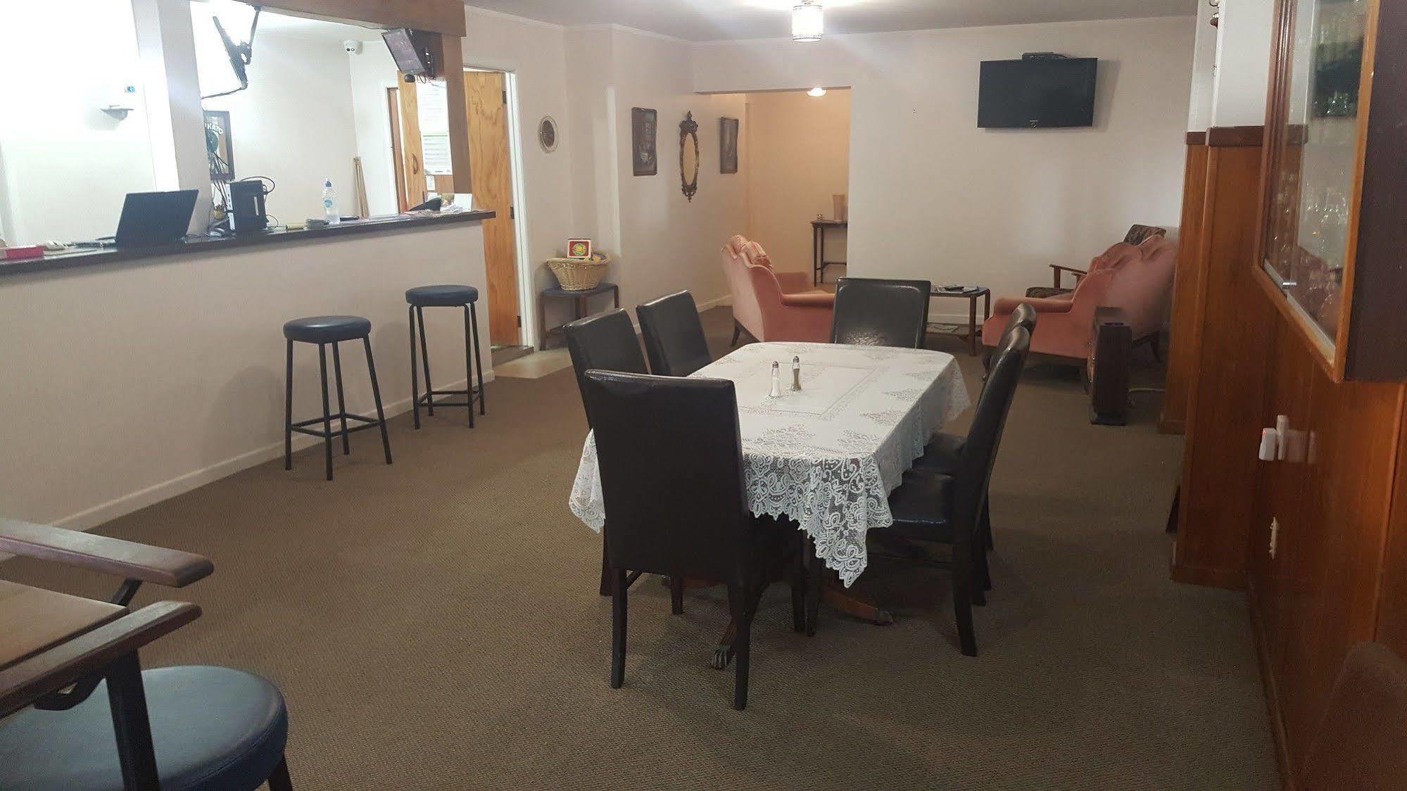 Masonic Hotel Waitara Luaran gambar